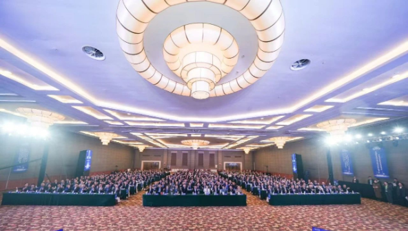 把握变局 拥抱变化——新里程健康集团召开 2025年度工作会议